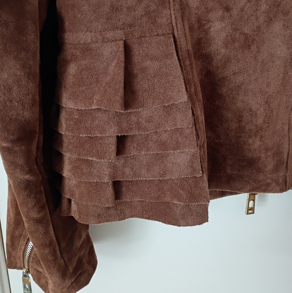 Ivanka Trump Light Brown Faux Suede Ruffle Jacket Wyth Gold Zippers. - Picture 4 of 8